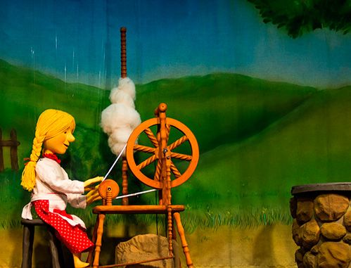 Frau-Holle-Gerhards-Marionetten